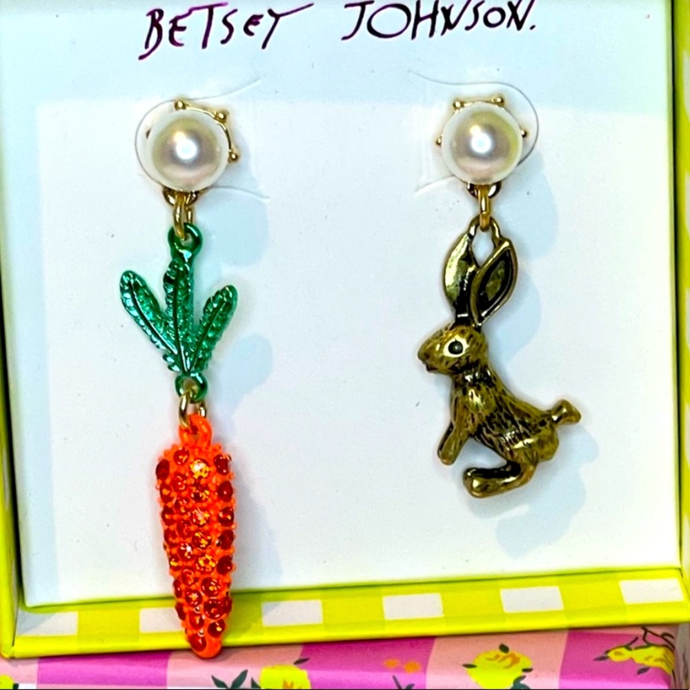 New Betsey Johnson Bunny Carrot Mismatch Earrings - Picture 6 of 11